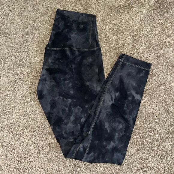 Black Tie-Dye Leggings - Picture 1 of 4